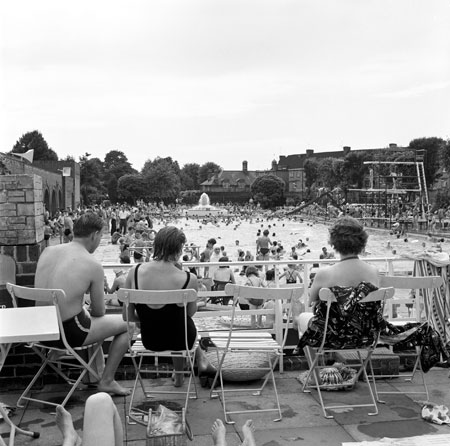 1339952501497_01_twickenham-lido-c-frederick-j-wilfred-courtesy-of-museum-of-london